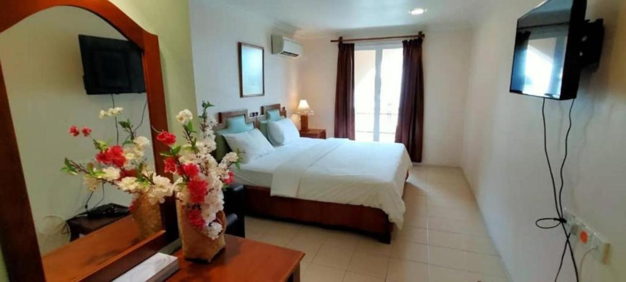 Johan Hotel 2*